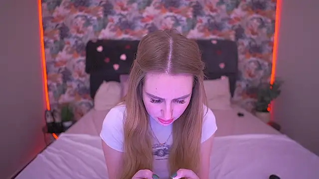 Snapshot of GabriellaJass chatting on February 17, 2026, 5:54 pm GabriellaJass online show from February 17, 2026, 5:54 pm