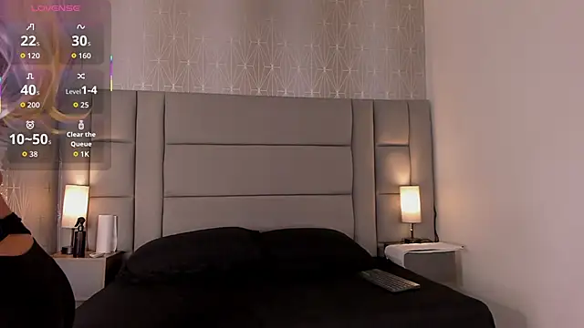 Mia-Medina online show from November 21, 2025, 7:57 pm