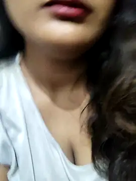 Cute pinkii online show from October 31, 2025, 8:05 pm