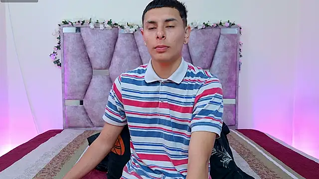 lana and liam  online show from October 14, 2025, 10:27 am