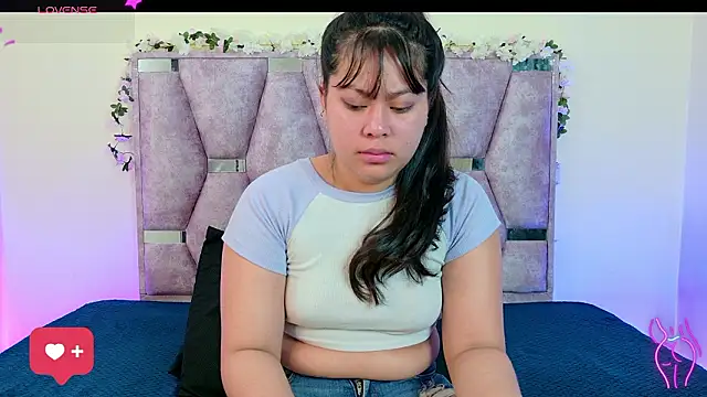 lana and liam  online show from March 8, 2026, 11:24 am