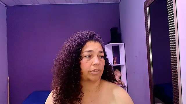 NinaBlazee online show from October 6, 2025, 6:08 pm