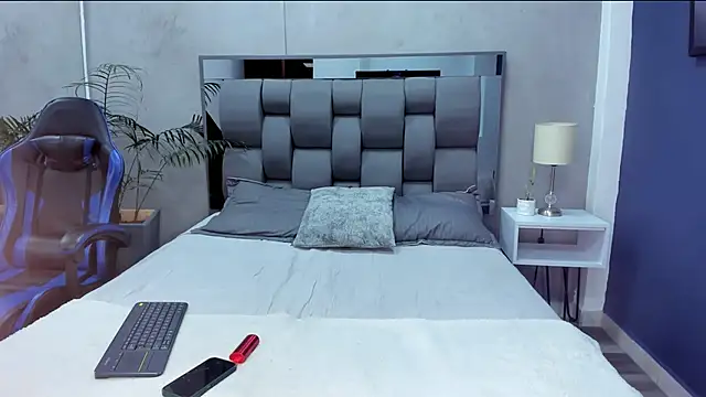 stephane rouss online show from December 15, 2025, 12:55 pm