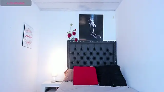 ScarlettVell online show from November 24, 2025, 7:25 pm