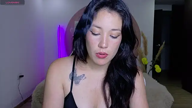 Eliih 01 online show from April 7, 2026, 2:13 am