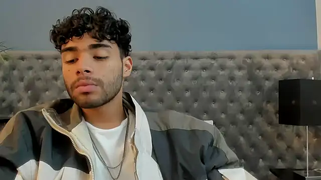 Snapshot of RaphaelDufort chatting on November 13, 2025, 8:46 pm RaphaelDufort online show from November 13, 2025, 8:46 pm