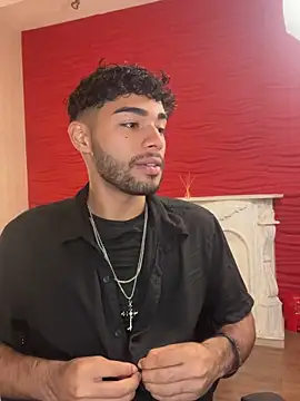 Snapshot of RaphaelDufort chatting on October 31, 2025, 11:51 am RaphaelDufort online show from October 31, 2025, 11:51 am