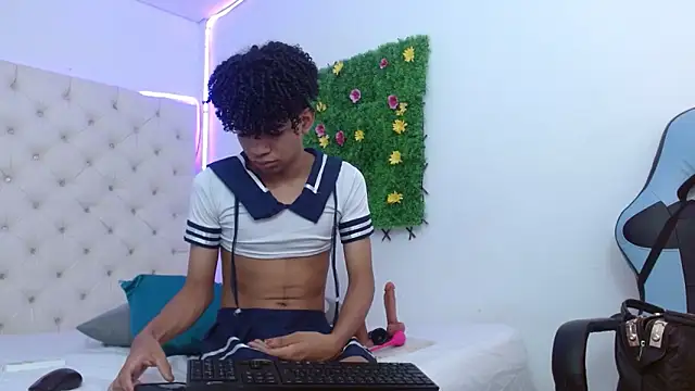 Ivone Rose  online show from October 19, 2025, 12:41 pm