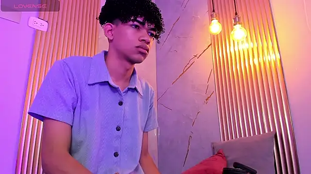 Ivone Rose  online show from November 18, 2025, 12:19 pm