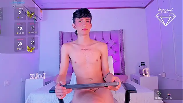 Diamond Piarce online show from October 25, 2025, 4:22 am