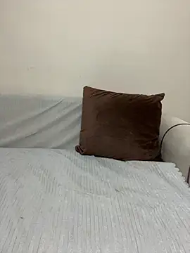 Nursen1 online show from November 5, 2025, 5:27 pm