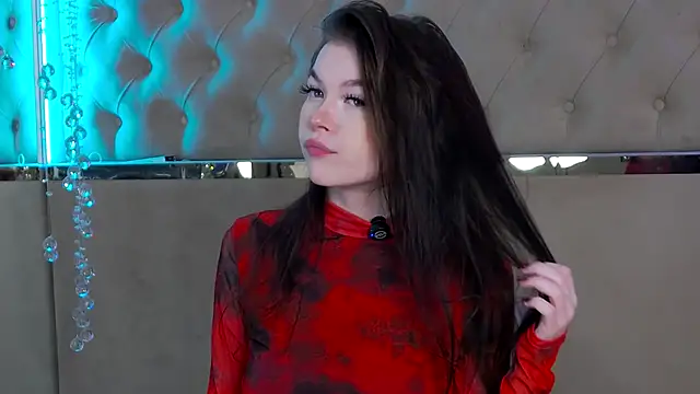 Wanda Wild online show from October 11, 2025, 4:02 am