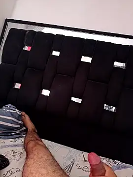 Snapshot of Felipe2752 chatting on April 1, 2026, 2:36 pm Felipe2752 online show from April 1, 2026, 2:36 pm