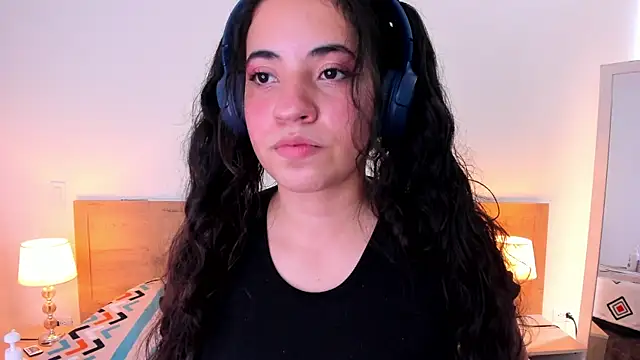 Nicol Chang online show from October 30, 2025, 7:55 pm