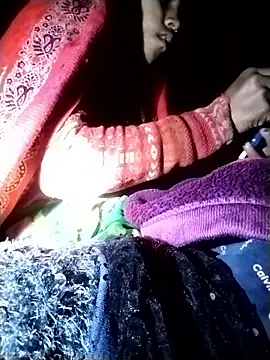 Snapshot of Hot-qwer chatting on January 7, 2026, 9:42 pm Hot-qwer online show from January 7, 2026, 9:42 pm