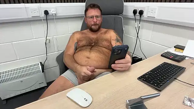 Snapshot of bilf1978 chatting on May 20, 2026, 4:15 pm bilf1978 online show from May 20, 2026, 4:15 pm