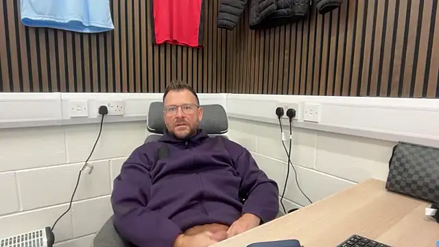 Snapshot of bilf1978 chatting on February 12, 2026, 7:41 am bilf1978 online show from February 12, 2026, 7:41 am