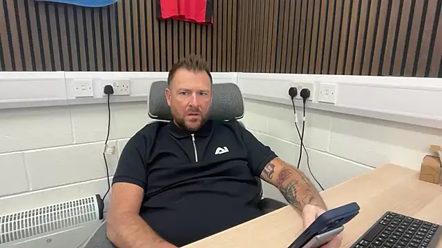 Snapshot of bilf1978 chatting on February 25, 2026, 7:41 am bilf1978 online show from February 25, 2026, 7:41 am