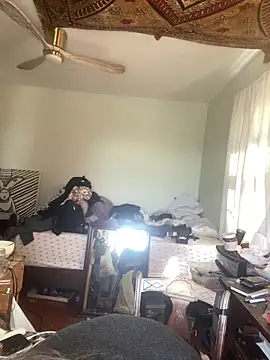 XanderOzzz online show from February 11, 2026, 4:07 pm