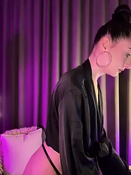 bigJuicyPussy online show from February 15, 2026, 1:32 pm