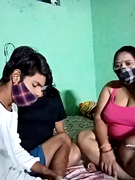 LoveOnStream online show from October 28, 2025, 11:58 pm