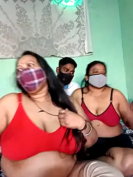 LoveOnStream online show from November 24, 2025, 4:56 am