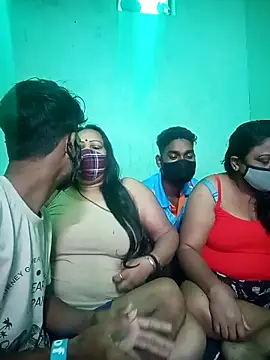 LoveOnStream online show from November 19, 2025, 2:11 am