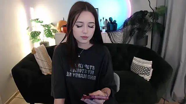 Snapshot of BlackEyesGirl chatting on October 29, 2025, 6:34 am BlackEyesGirl online show from October 29, 2025, 6:34 am