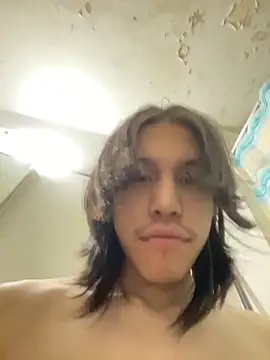 heytherepeoples717 online show from December 15, 2025, 5:02 am