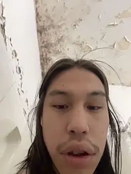 heytherepeoples717 online show from November 8, 2025, 11:14 am