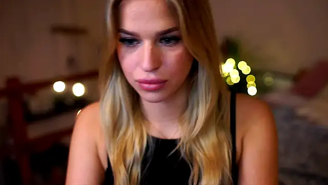 Emilyvanroessel online show from September 26, 2025, 1:18 pm