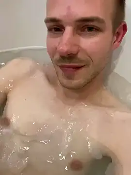 Skinny0150 online show from November 21, 2025, 9:25 pm