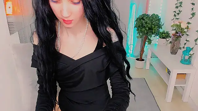 Snapshot of HollyVex chatting on November 19, 2025, 3:56 pm HollyVex online show from November 19, 2025, 3:56 pm