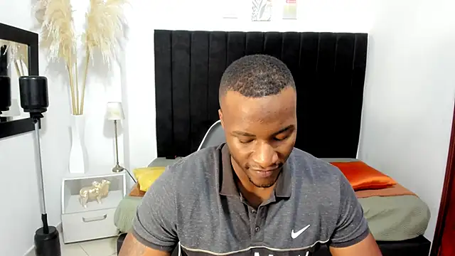 chrstian lewis1 online show from November 10, 2025, 11:37 am