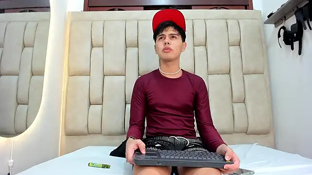 Felipe Cold online show from October 12, 2025, 2:13 am