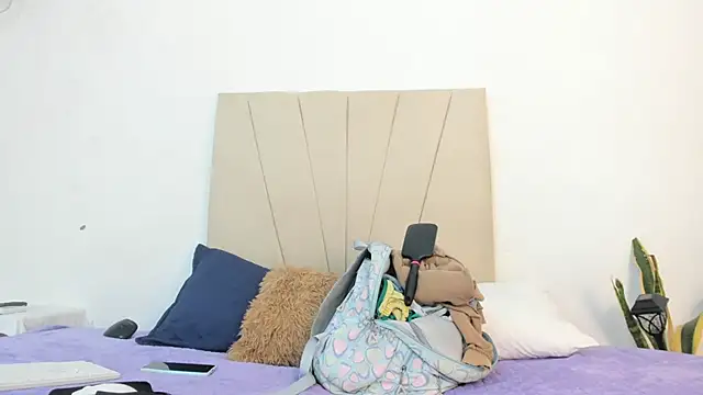  Miaa khalifa  online show from October 11, 2025, 12:17 pm