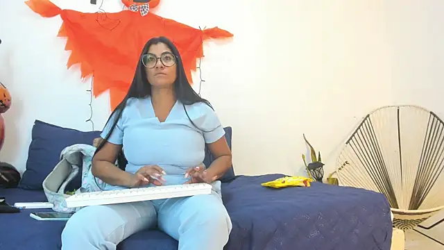  Miaa khalifa  online show from October 27, 2025, 12:28 pm