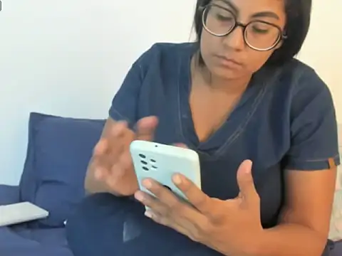  Miaa khalifa  online show from October 15, 2025, 12:13 pm