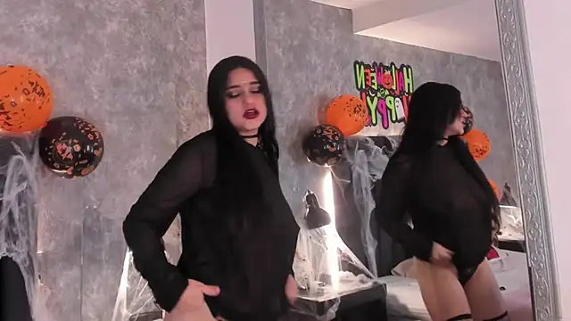 crystaldarliing online show from October 16, 2025, 4:15 pm