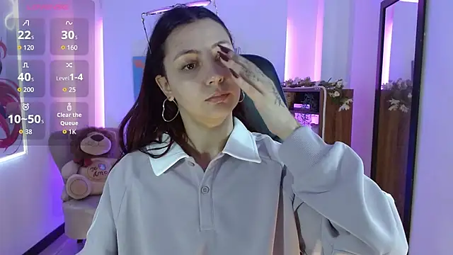 AlanaGarcia19 online show from December 2, 2025, 11:45 am