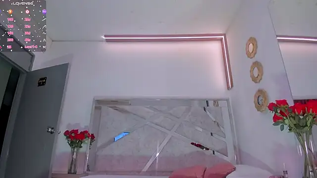 Snapshot of ThiccyLexxy chatting on November 7, 2025, 11:59 am ThiccyLexxy online show from November 7, 2025, 11:59 am