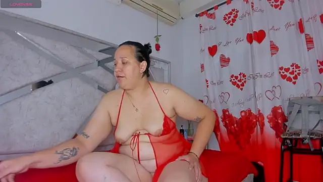 Snapshot of ThiccyLexxy chatting on October 14, 2025, 12:17 pm ThiccyLexxy online show from October 14, 2025, 12:17 pm