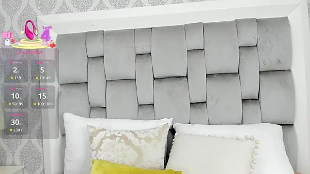 ValerieSoto online show from November 23, 2025, 11:42 am