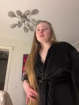 DeniMilkyyyyy online show from April 11, 2026, 7:28 pm