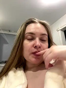 DeniMilkyyyyy online show from November 8, 2025, 5:27 pm