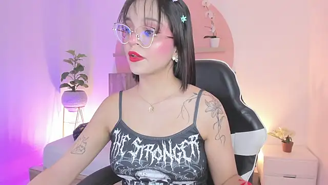 Snapshot of Clara_Luu chatting on April 25, 2026, 3:20 am Clara Luu online show from April 25, 2026, 3:20 am
