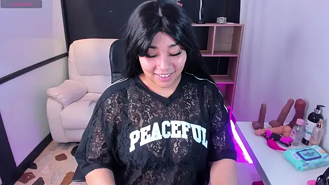 ThaliaBrooks  online show from October 28, 2025, 4:13 am