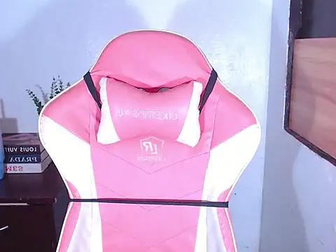 NancySy online show from November 16, 2025, 1:32 am