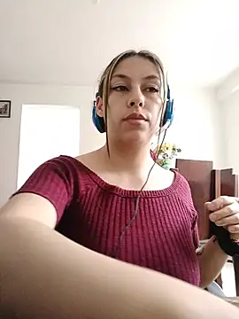 AlanaDesire online show from September 28, 2025, 5:42 pm