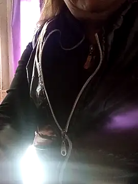 Saraimilf online show from October 27, 2025, 7:59 pm